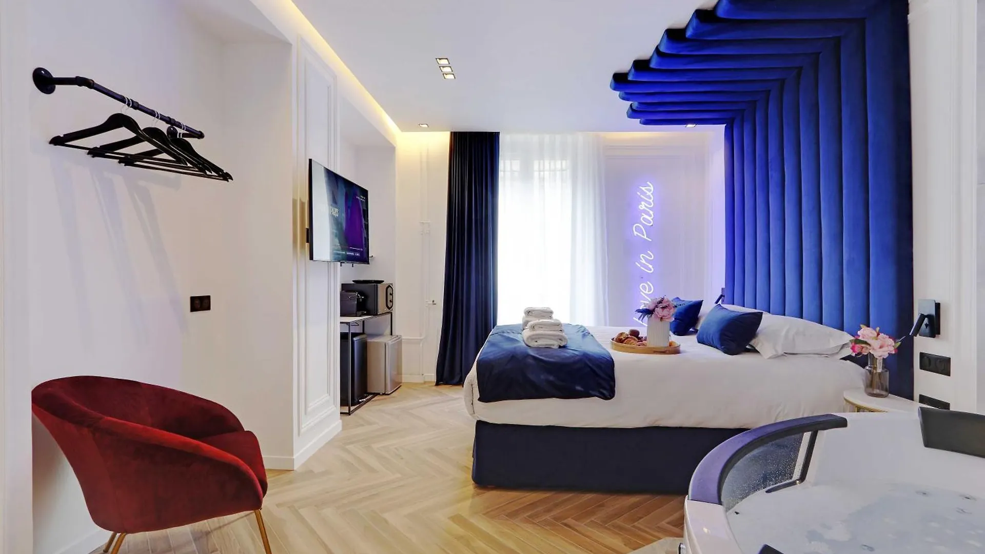 Lovely Bedroom With Jacuzzi 2p Chatelet *