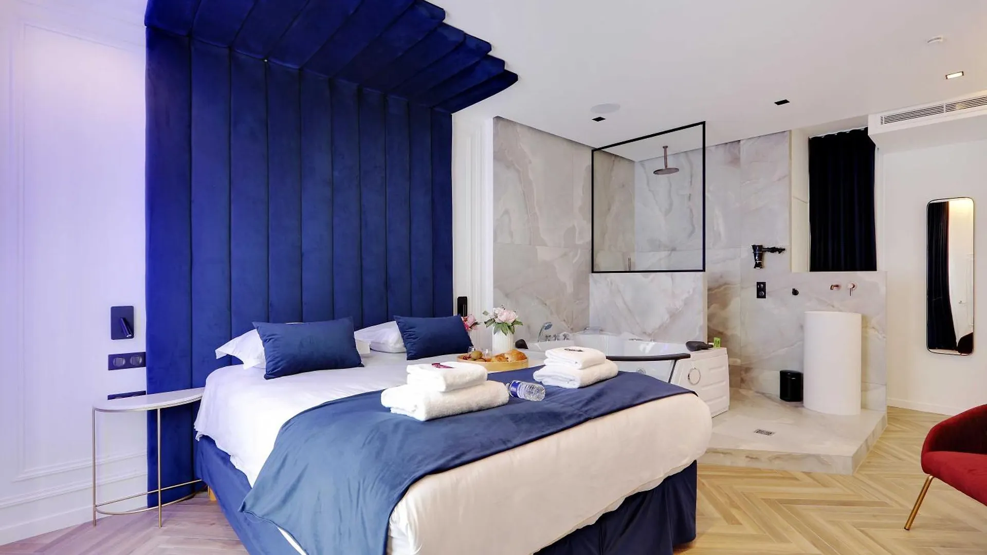 Holiday home Lovely Bedroom With Jacuzzi 2p Chatelet