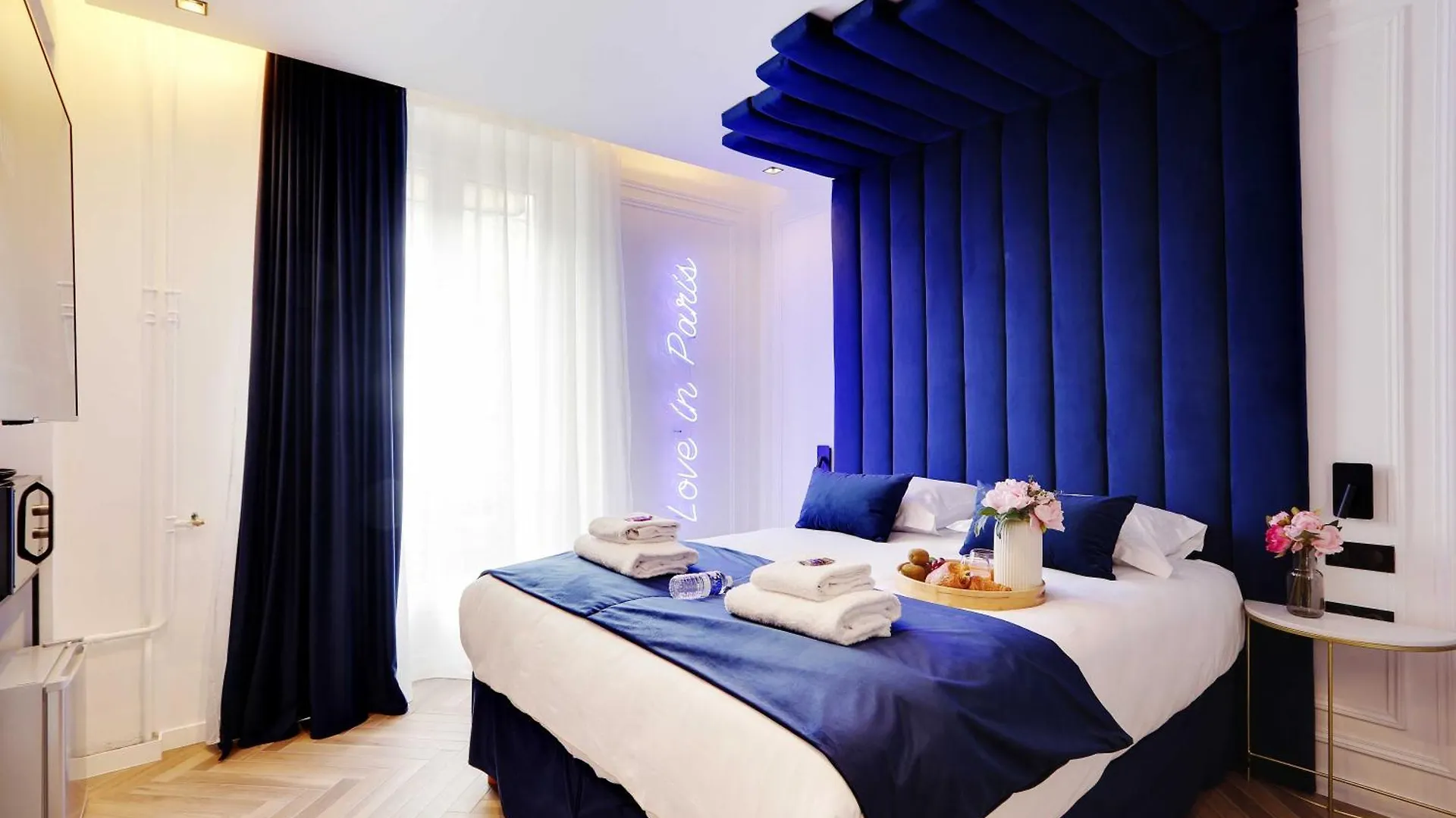 בית נופש Lovely Bedroom With Jacuzzi 2p Chatelet פריז